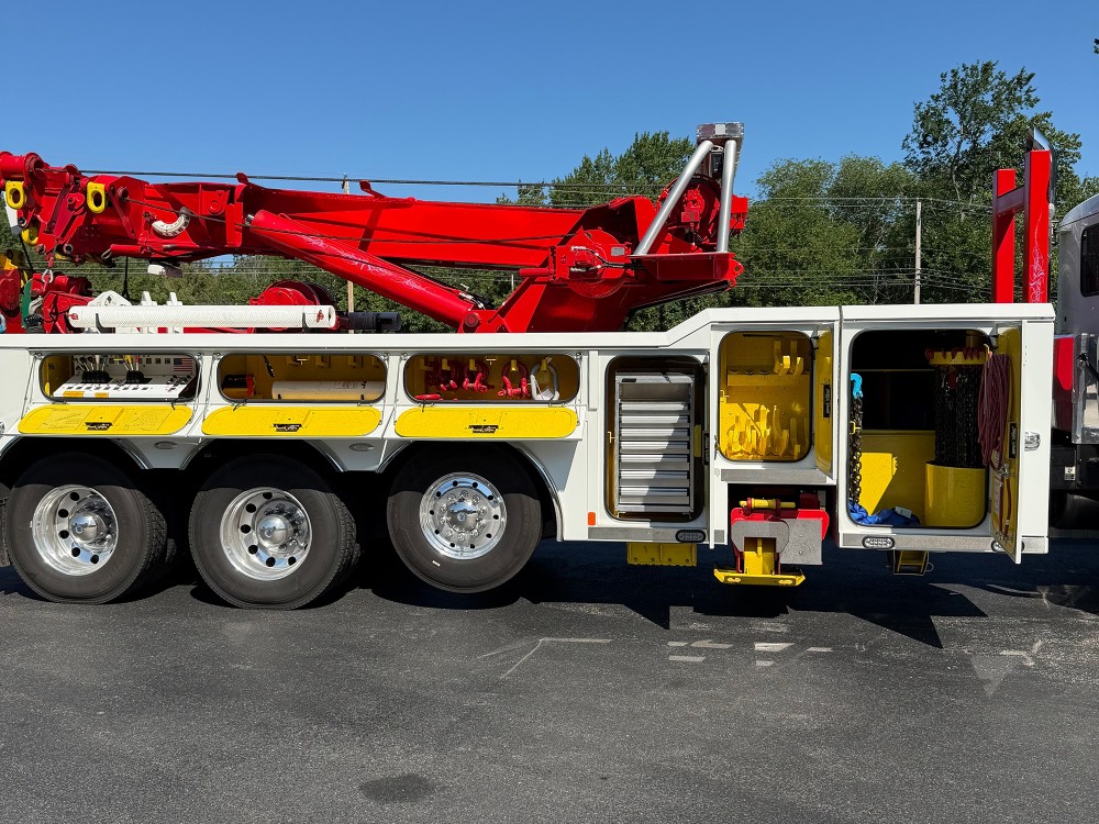 2023 Peterbilt 567 White (Key# 5300) 9